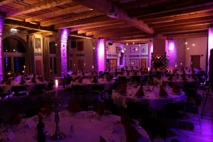 Dineropstelling in de Kasteelboerderij