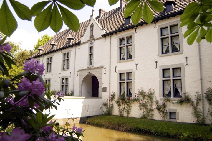 Het poortgebouw van landgoed De Berckt